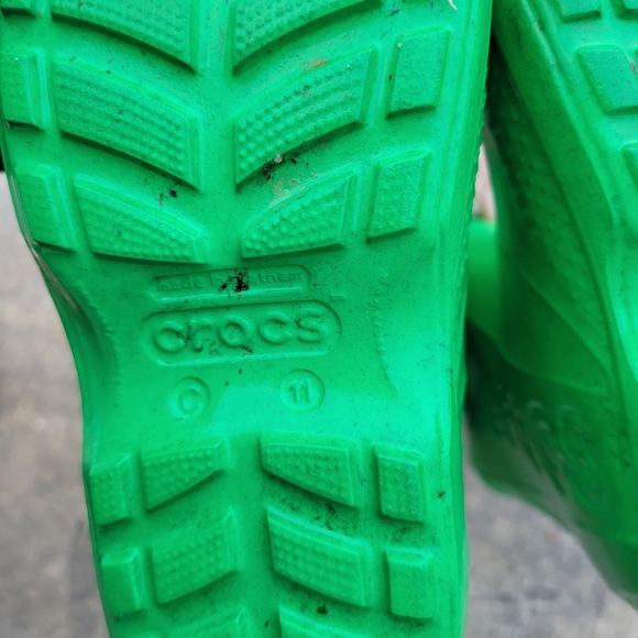 Crocs Handle It Boots - size 11 - Picture 3 of 3